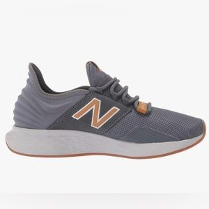 New Balance Mens Fresh Foam Roav V1 Classic Sneaker